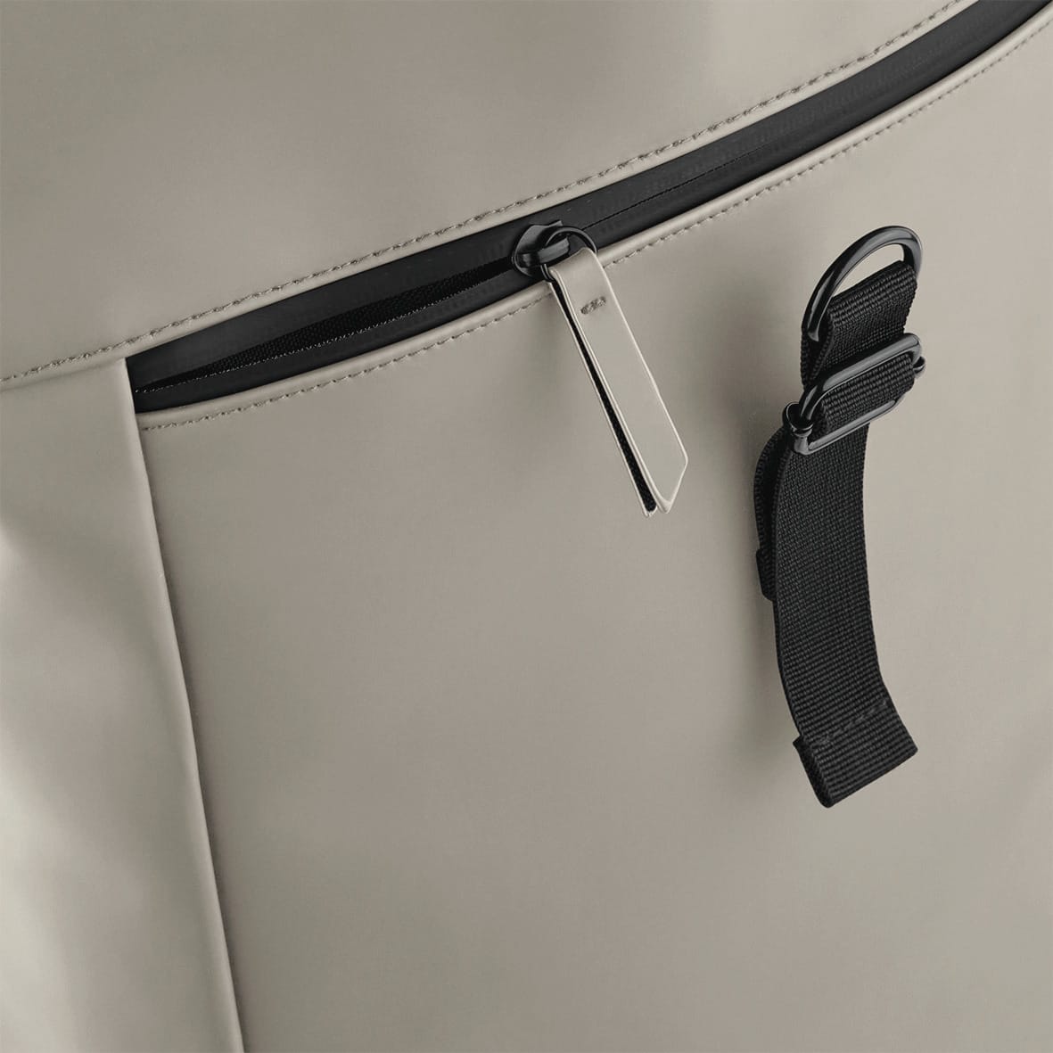 BagBase® BG335 Rugzak met roll-top van mat polyurethaan