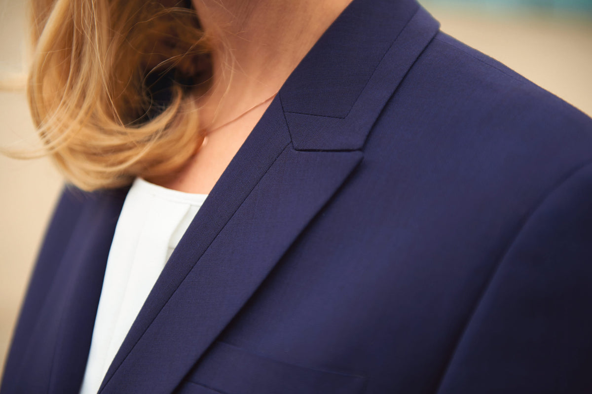 BROOK TAVERNER BT2222 Getailleerd Colbert Novara