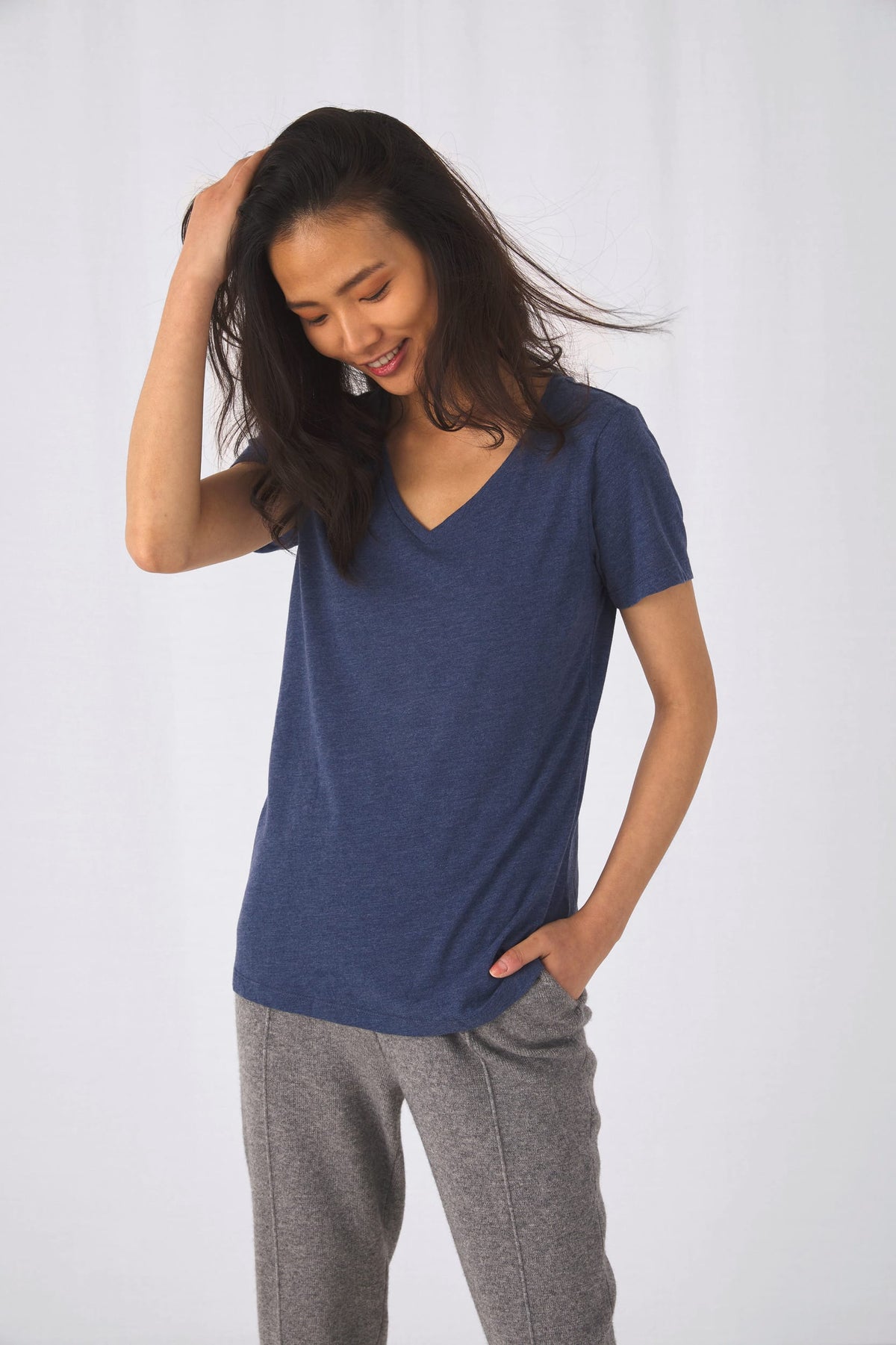 B&C CGTW058 TriBlend V-neck TEE / Woman