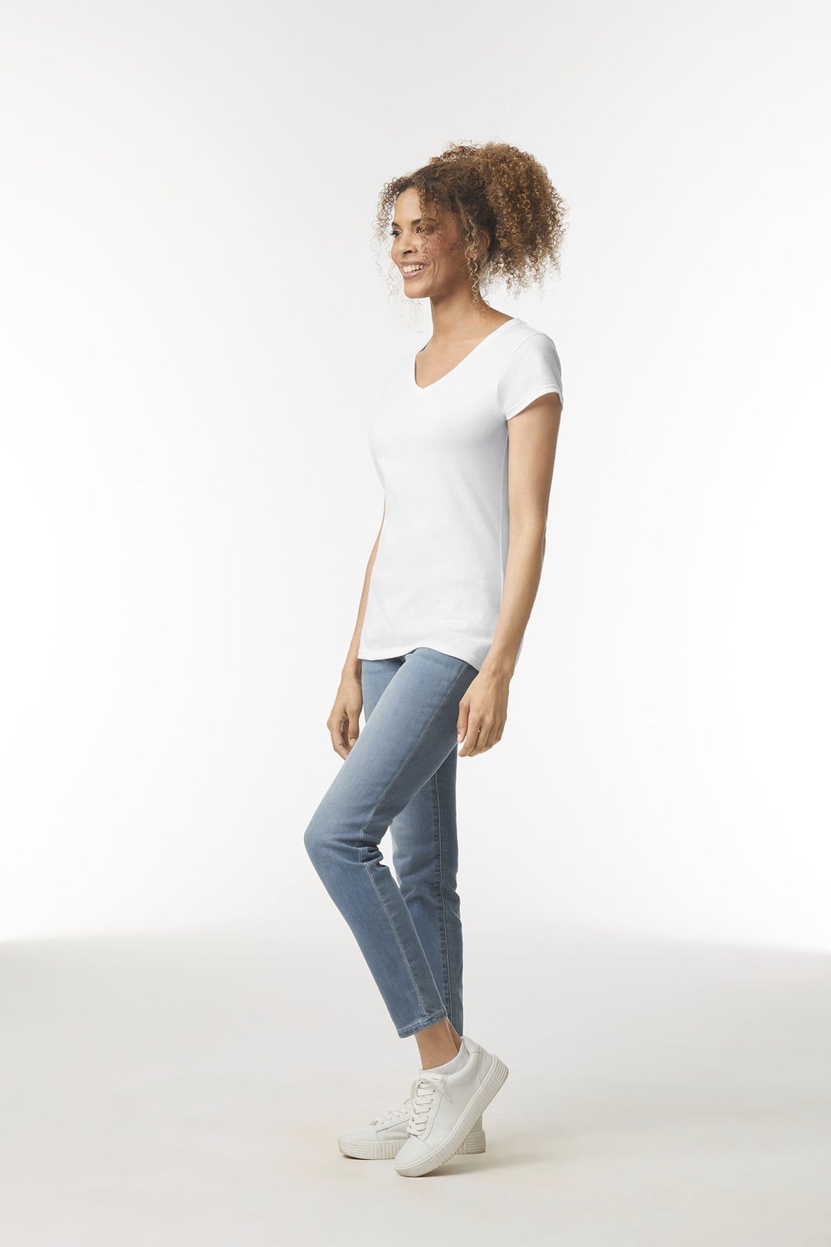 Gildan GI64V00L Softstyle® Fitted Ladies' V-neck T-shirt
