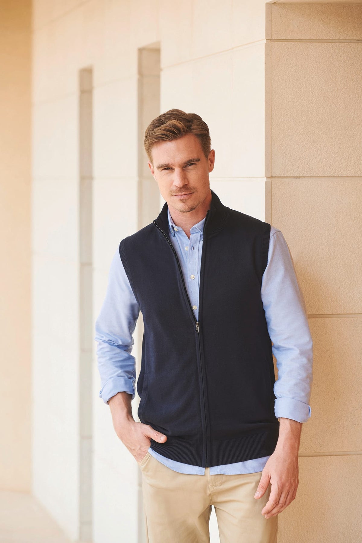 Henbury H711 Mouwloze herentrui met rits