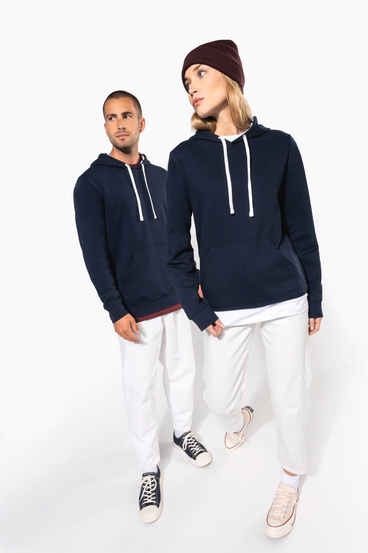 Kariban K4013 unisex sweater met capuchon met contrasterend motief