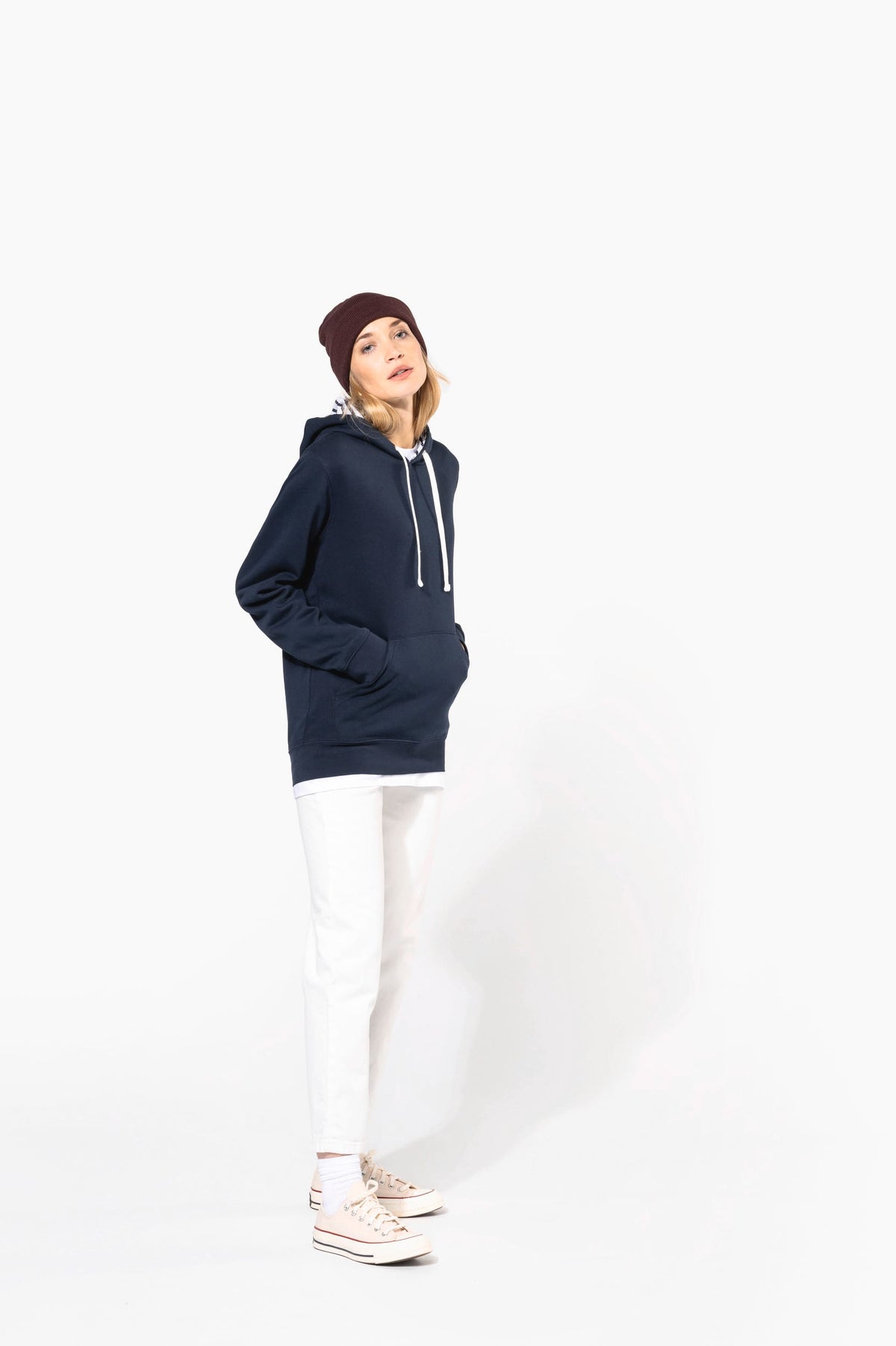Kariban K4013 unisex sweater met capuchon met contrasterend motief