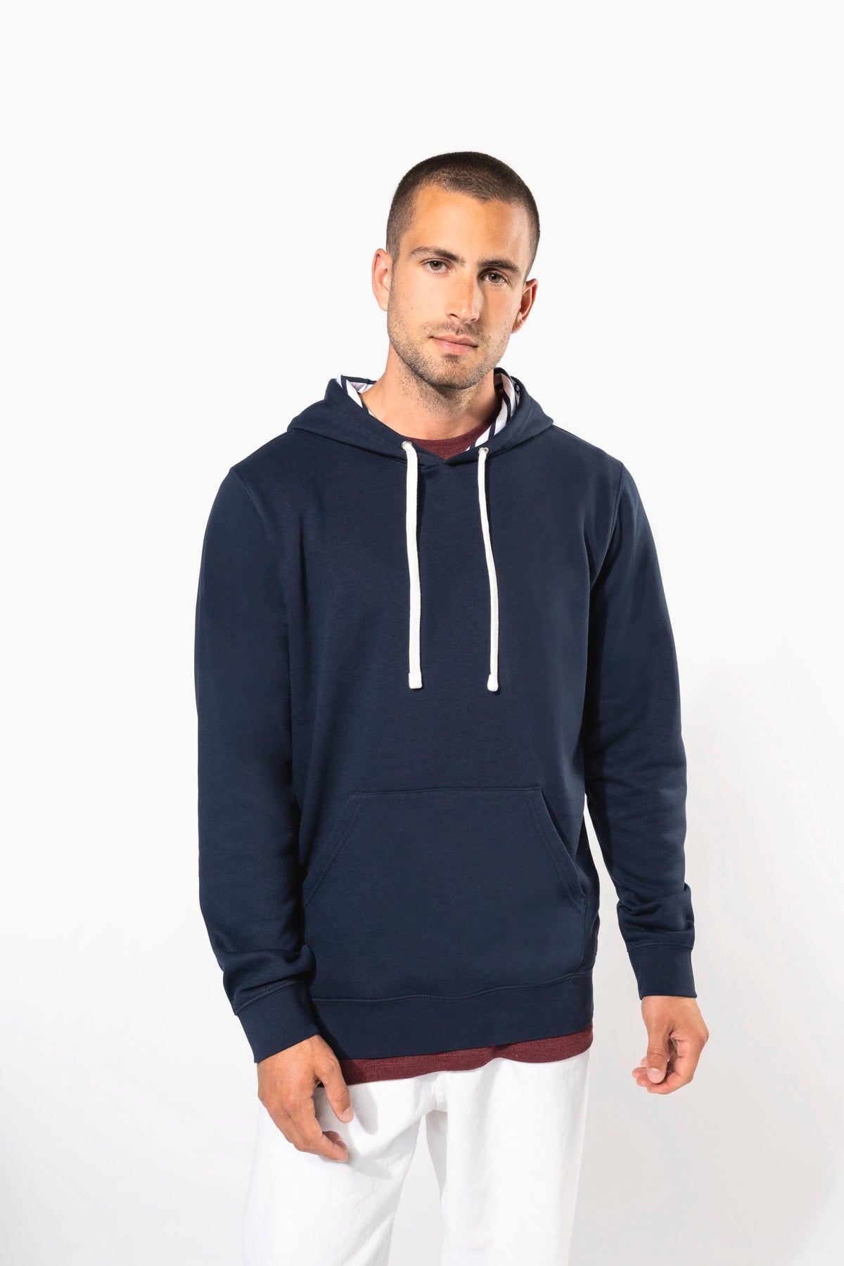 Kariban K4013 unisex sweater met capuchon met contrasterend motief