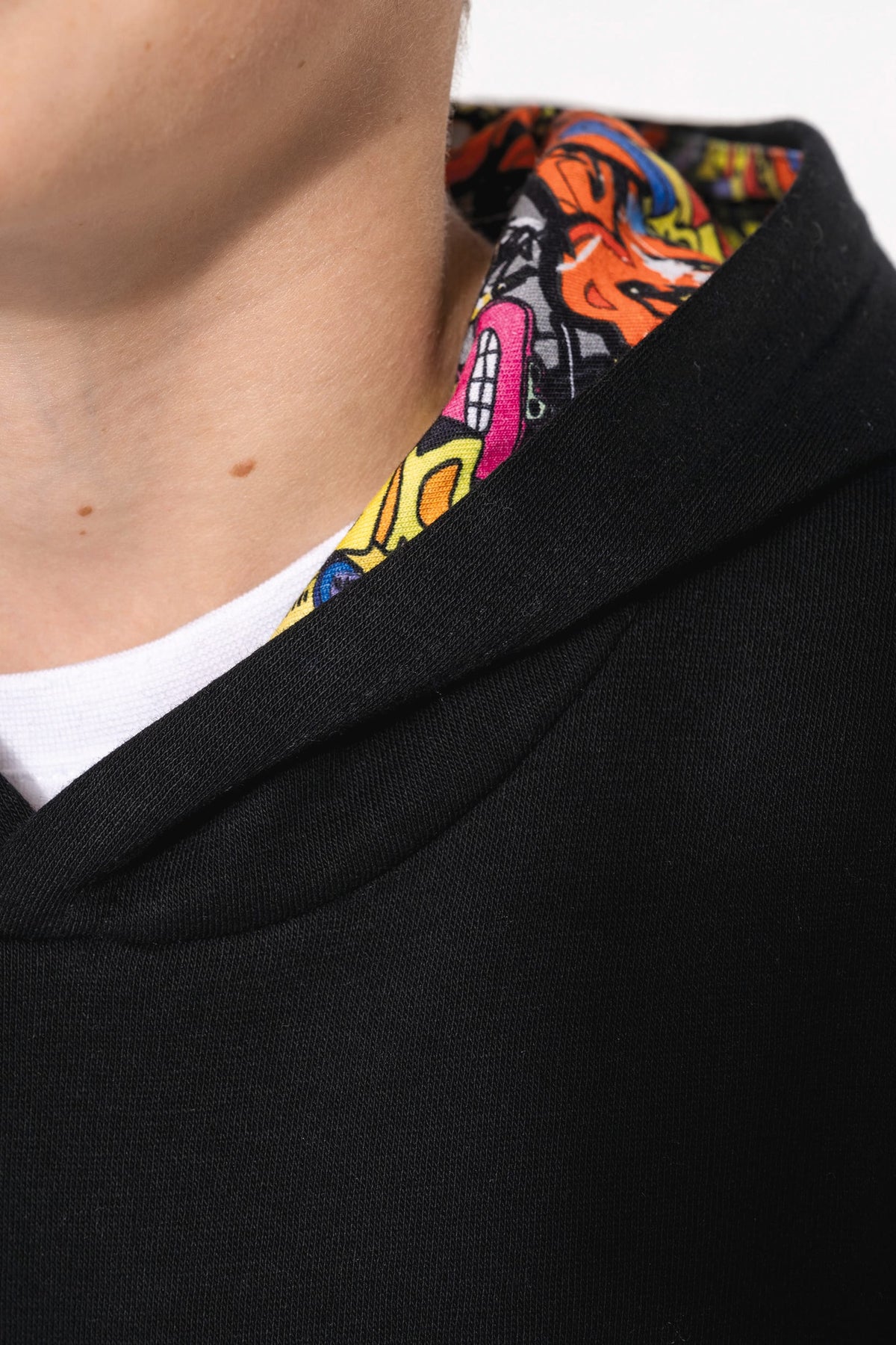 Kariban K4014 Sweater met contrasterende capuchon met motief