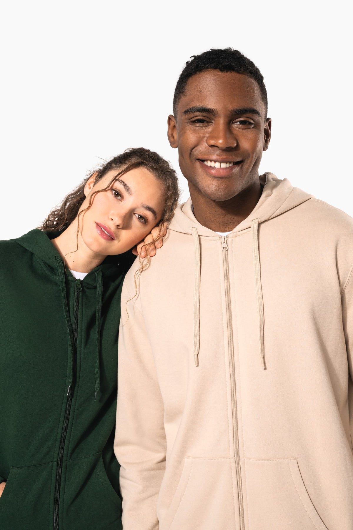 Kariban K4042 Gerecyclede unisex sweater met rits en capuchon