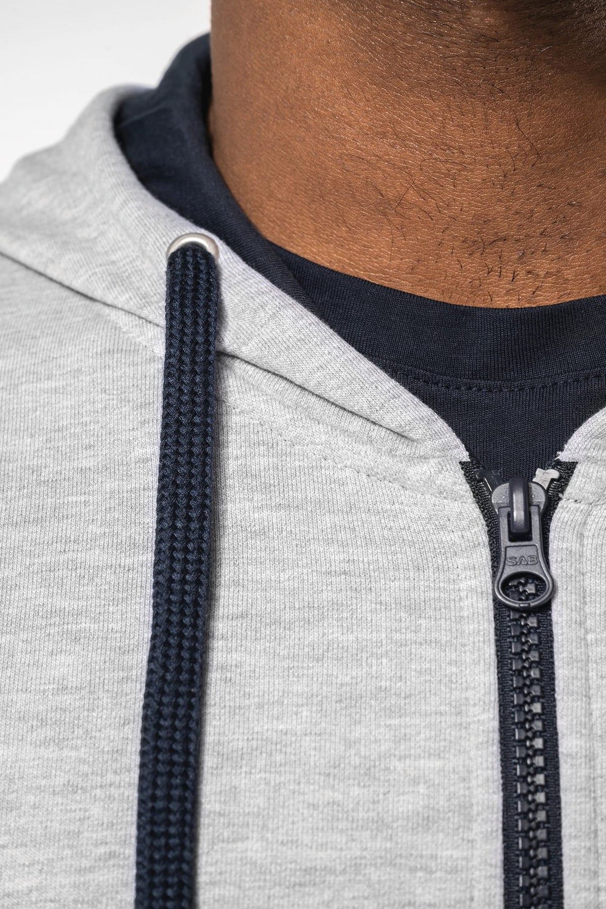 Kariban K466 Herensweater met rits en capuchon in contrasterende kleur