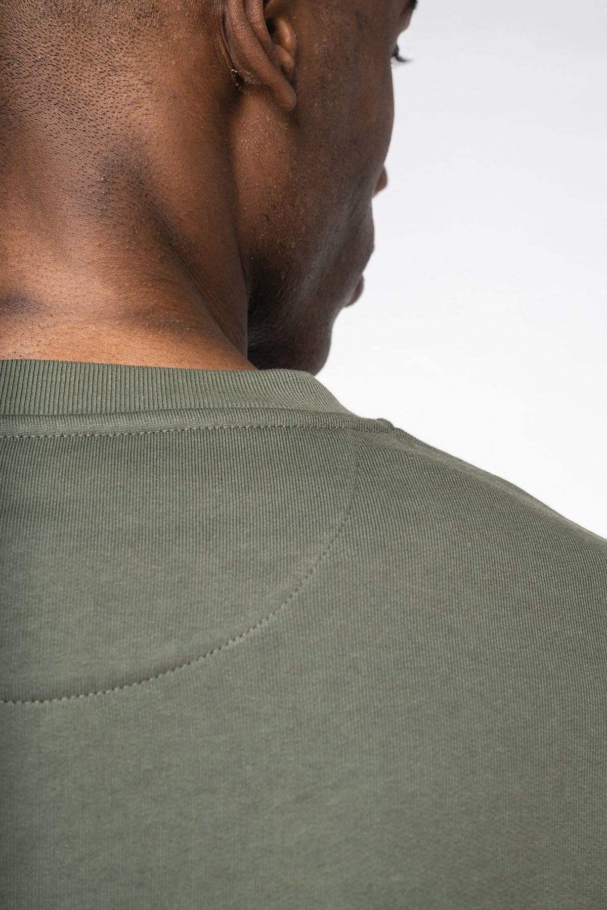 Native Spirit NS435 Ecologische unisex sweater met ronde hals en verlaagde schouders in geborsteld fleece