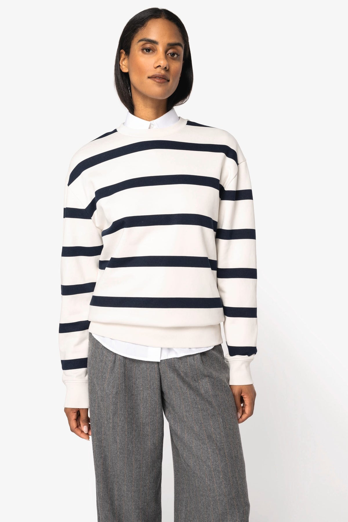 Native Spirit NS450 Ecologische gestreepte unisex sweater met ronde hals en afhangende schouders