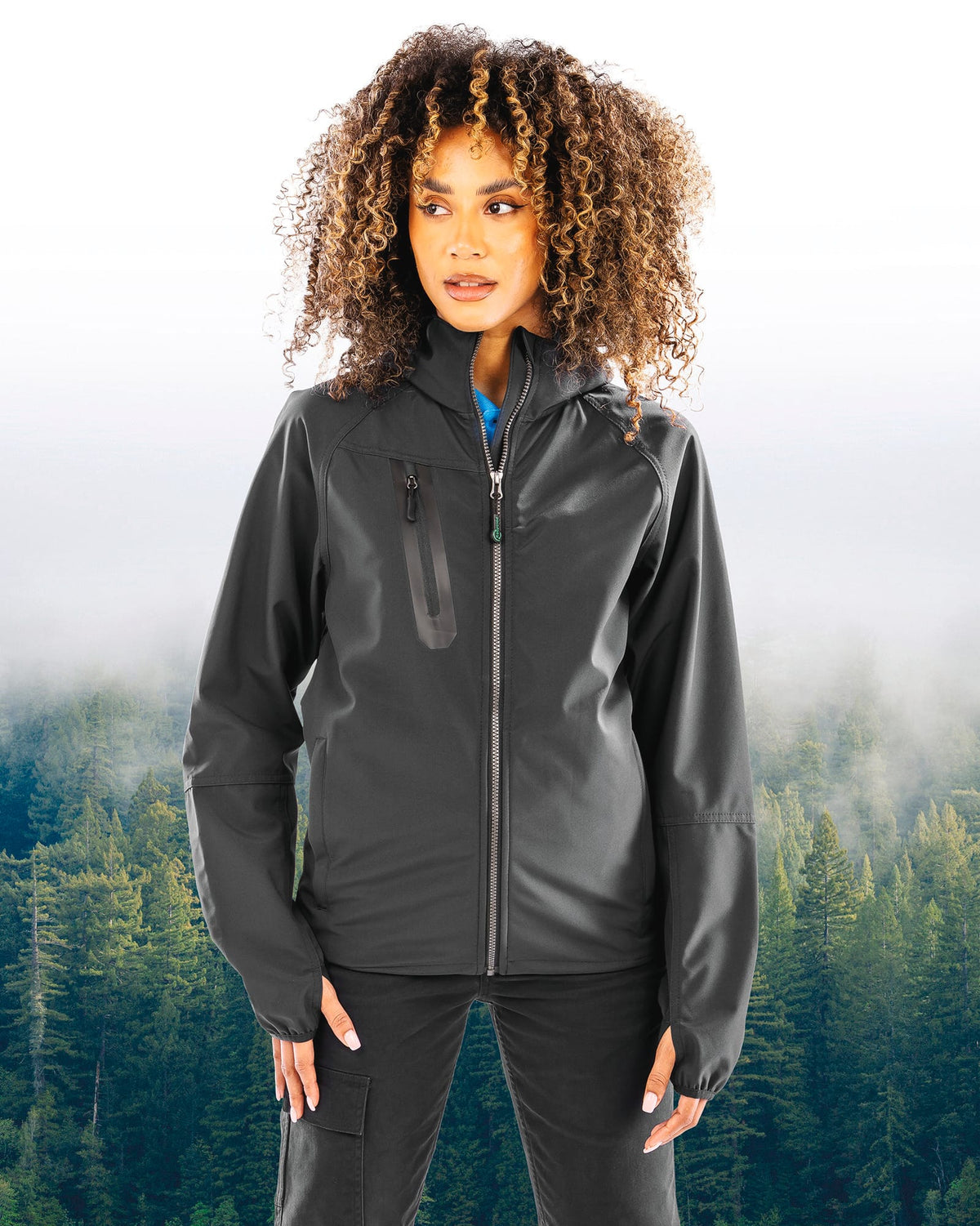 Result R909X Gerecyclede 3-laags unisex softshelljack met capuchon.