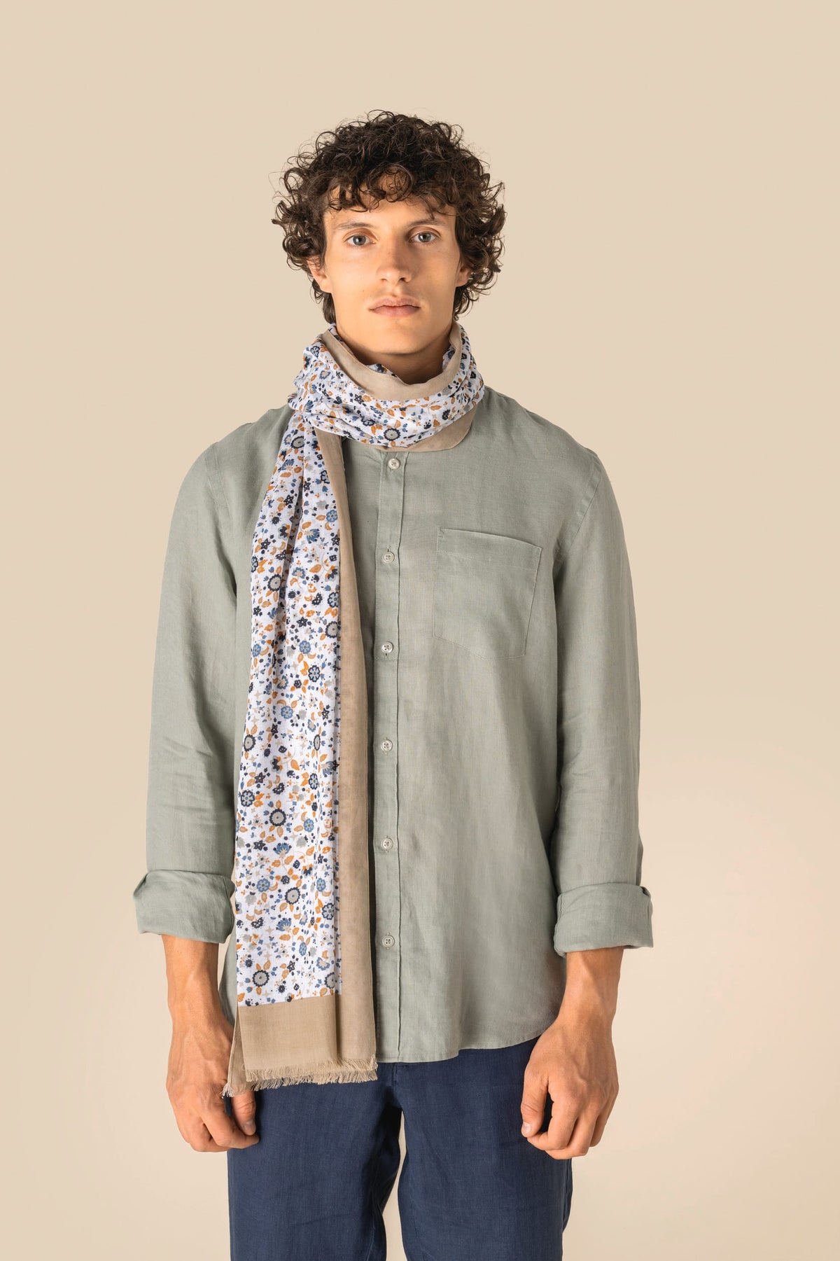 Spasso SP145 unisex tulbanddoek met bloemenmotief