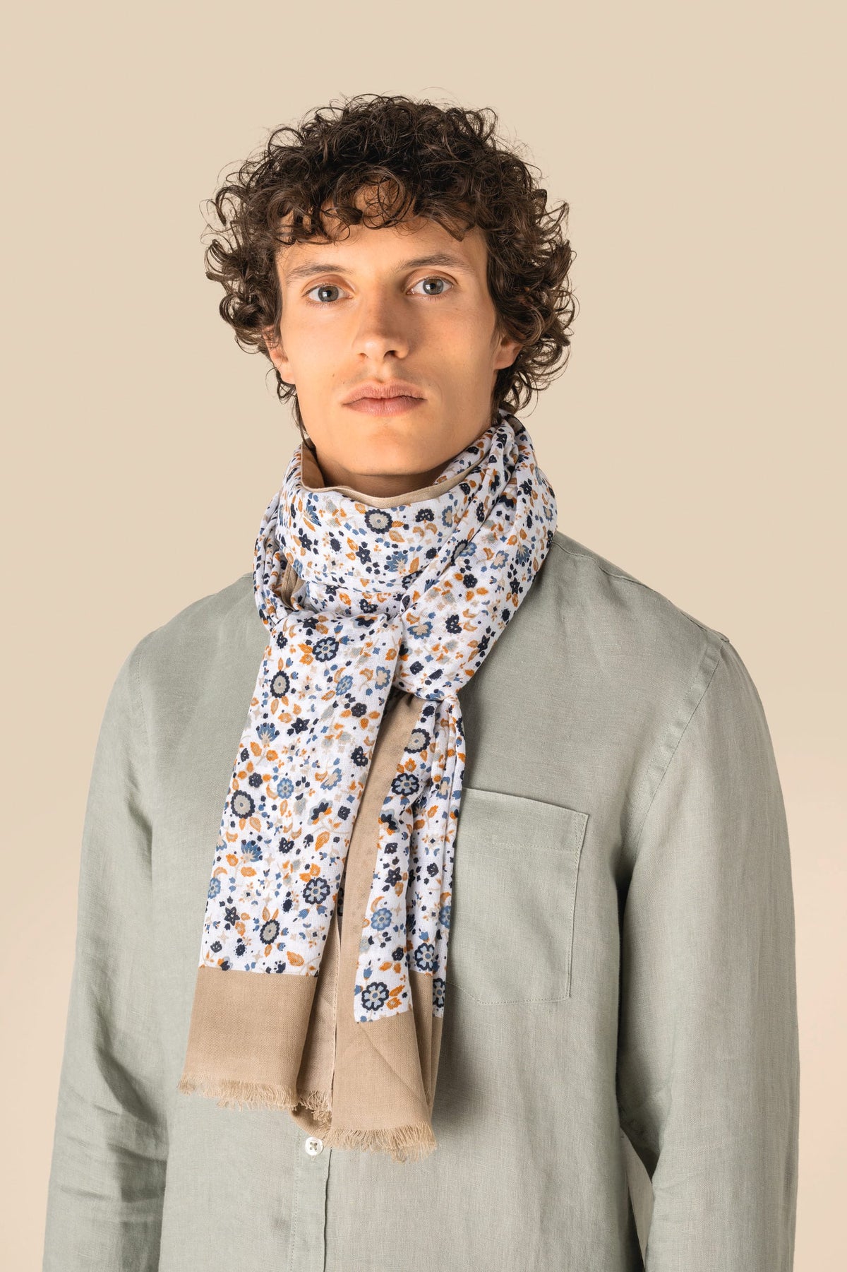 Spasso SP145 unisex tulbanddoek met bloemenmotief