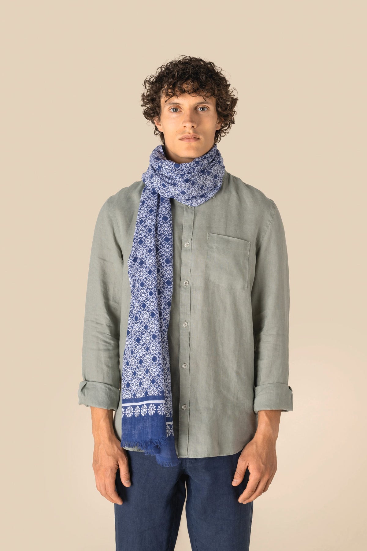 Spasso SP156 unisex tulbanddoek met bloemenmotief