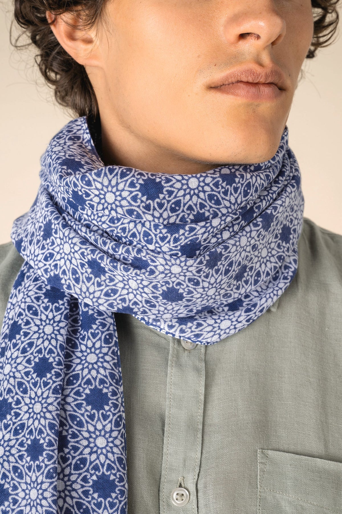 Spasso SP156 unisex tulbanddoek met bloemenmotief