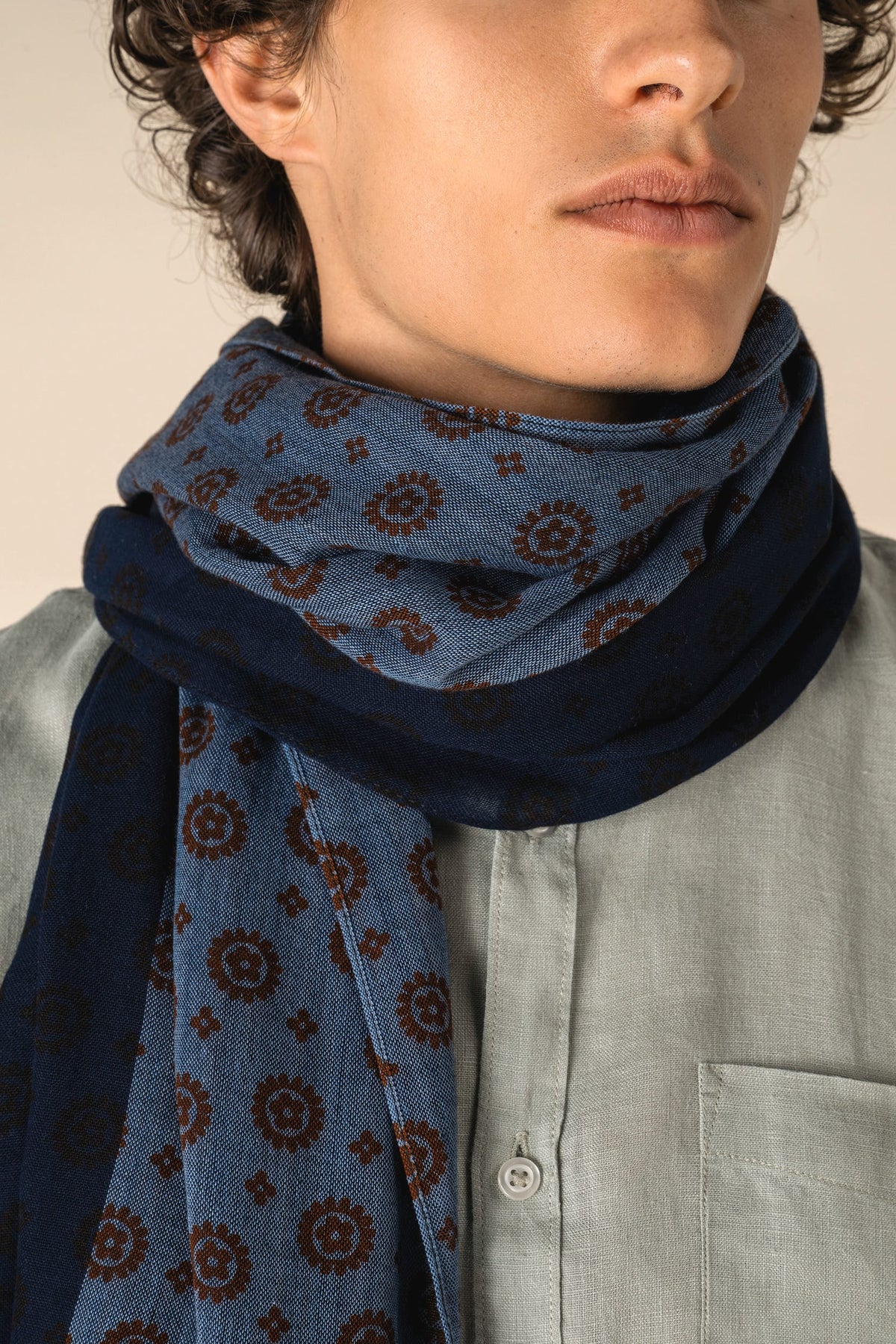 Spasso SP157 unisex tulbanddoek met bloemenmotief