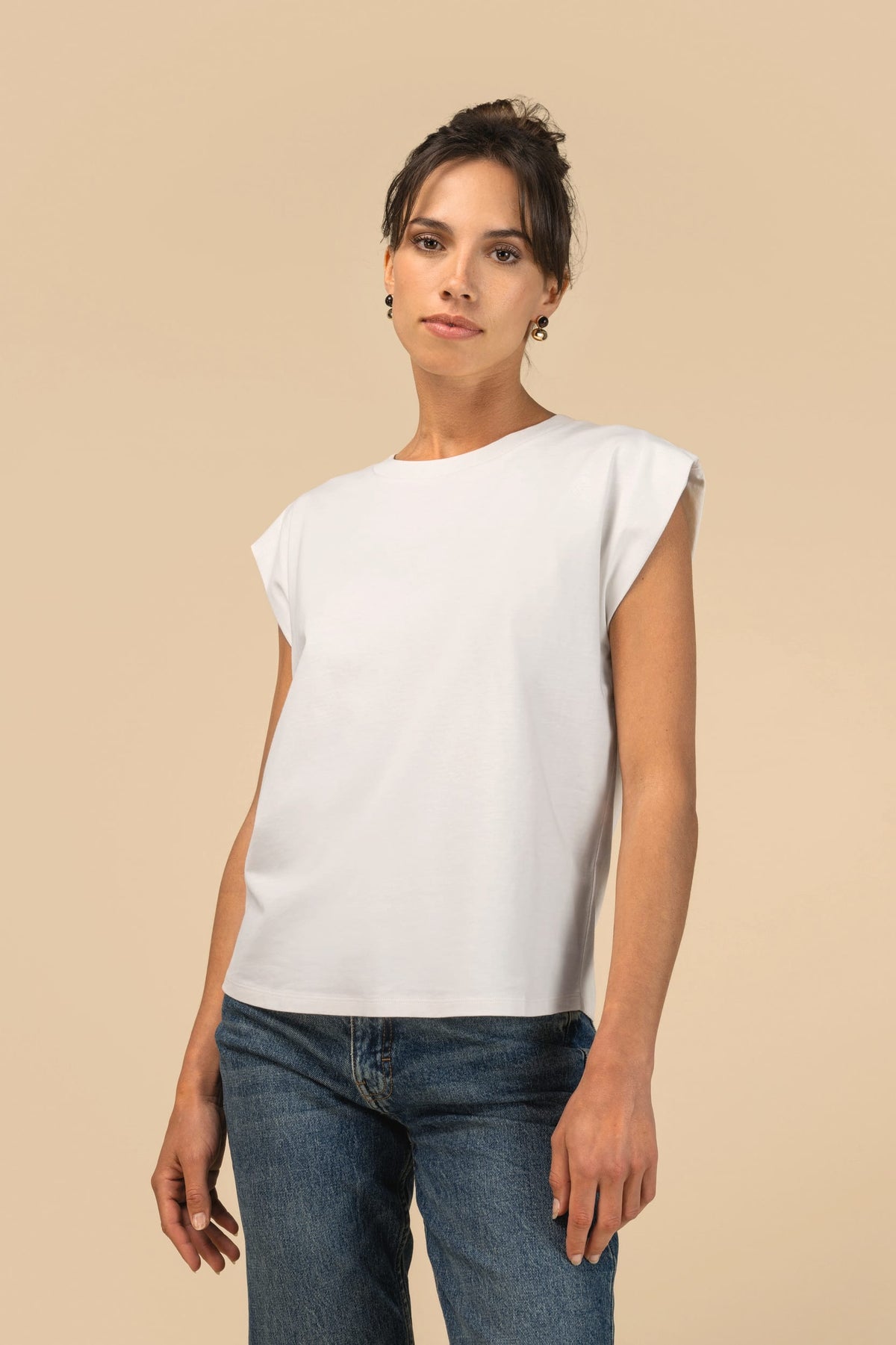 Spasso SP306 Dames-T-shirt van verantwoorde materialen zonder mouwen met schoudervullingen
