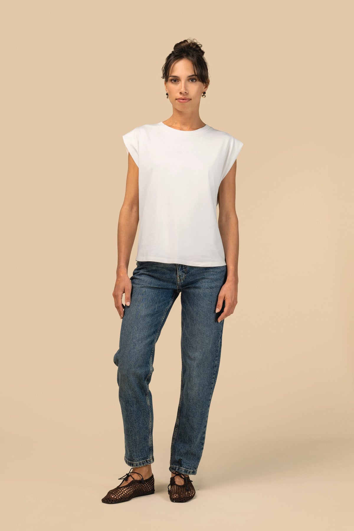 Spasso SP306 Dames-T-shirt van verantwoorde materialen zonder mouwen met schoudervullingen