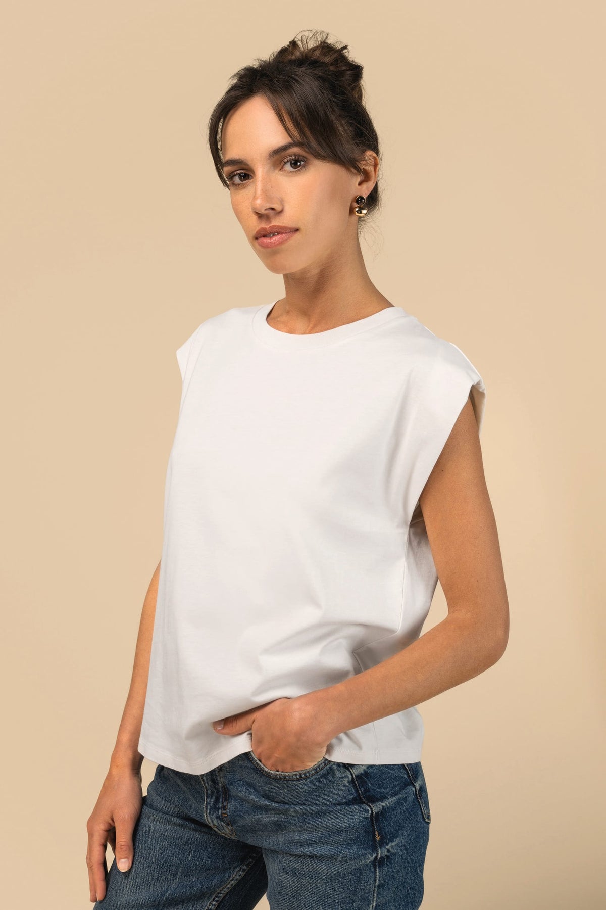 Spasso SP306 Dames-T-shirt van verantwoorde materialen zonder mouwen met schoudervullingen