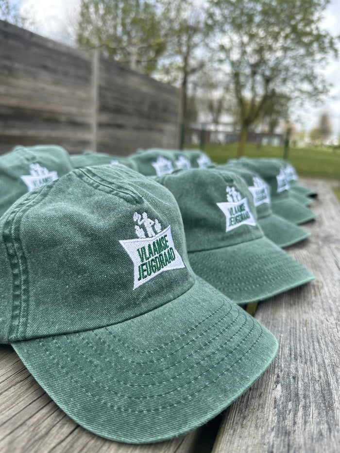 Petten voor de jeugdbond